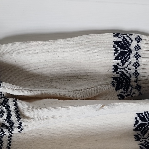 Medium Talbots cream and navy sweater with lace detailing - Picture 5 of 5